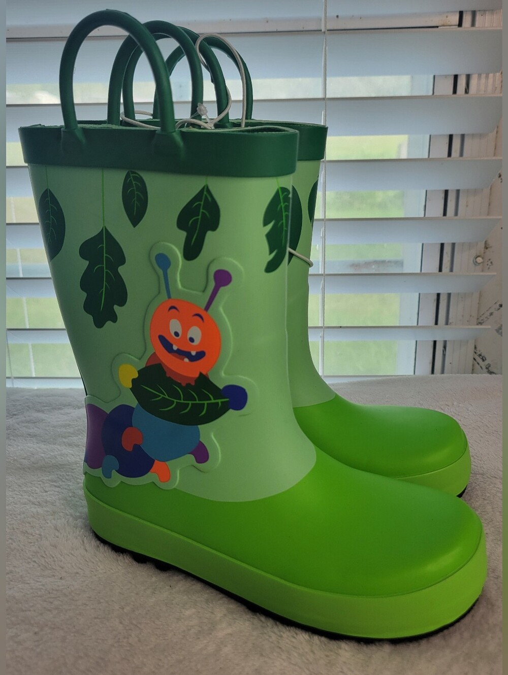 New Cat & Jack Green Leaf Caterpillar Rain Boots Handles Splash Muddy Puddle 11